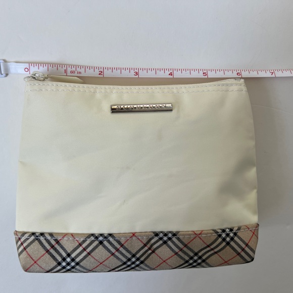 Burberry Classic Nova Check Nylon Zip Pouch, Cosmetic - Picture 9 of 10
